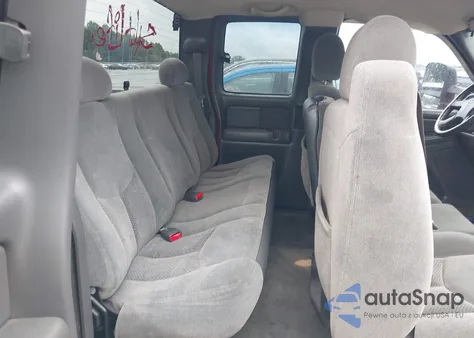 2004 Chevrolet Silverado 1500 Ls z USA, uszkodzony, nr VIN 2GCEC19T641141925